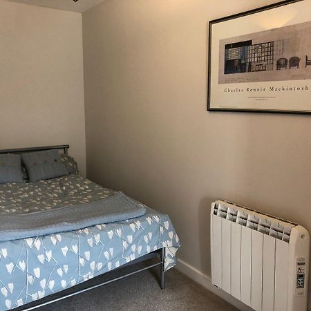 Armyn House Apartments, Your Coastal Escape In 팰머스 외부 사진