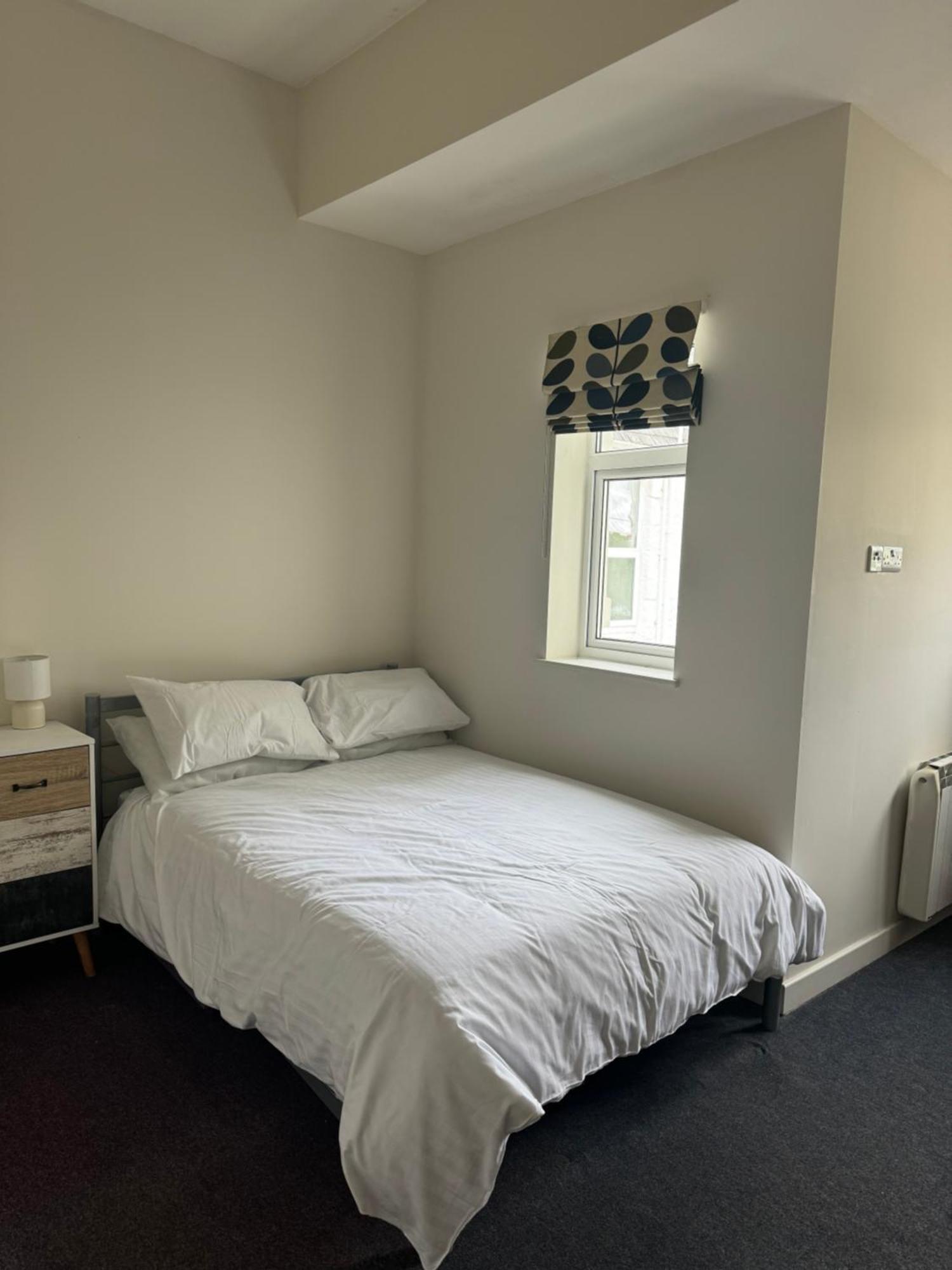 Armyn House Apartments, Your Coastal Escape In 팰머스 외부 사진
