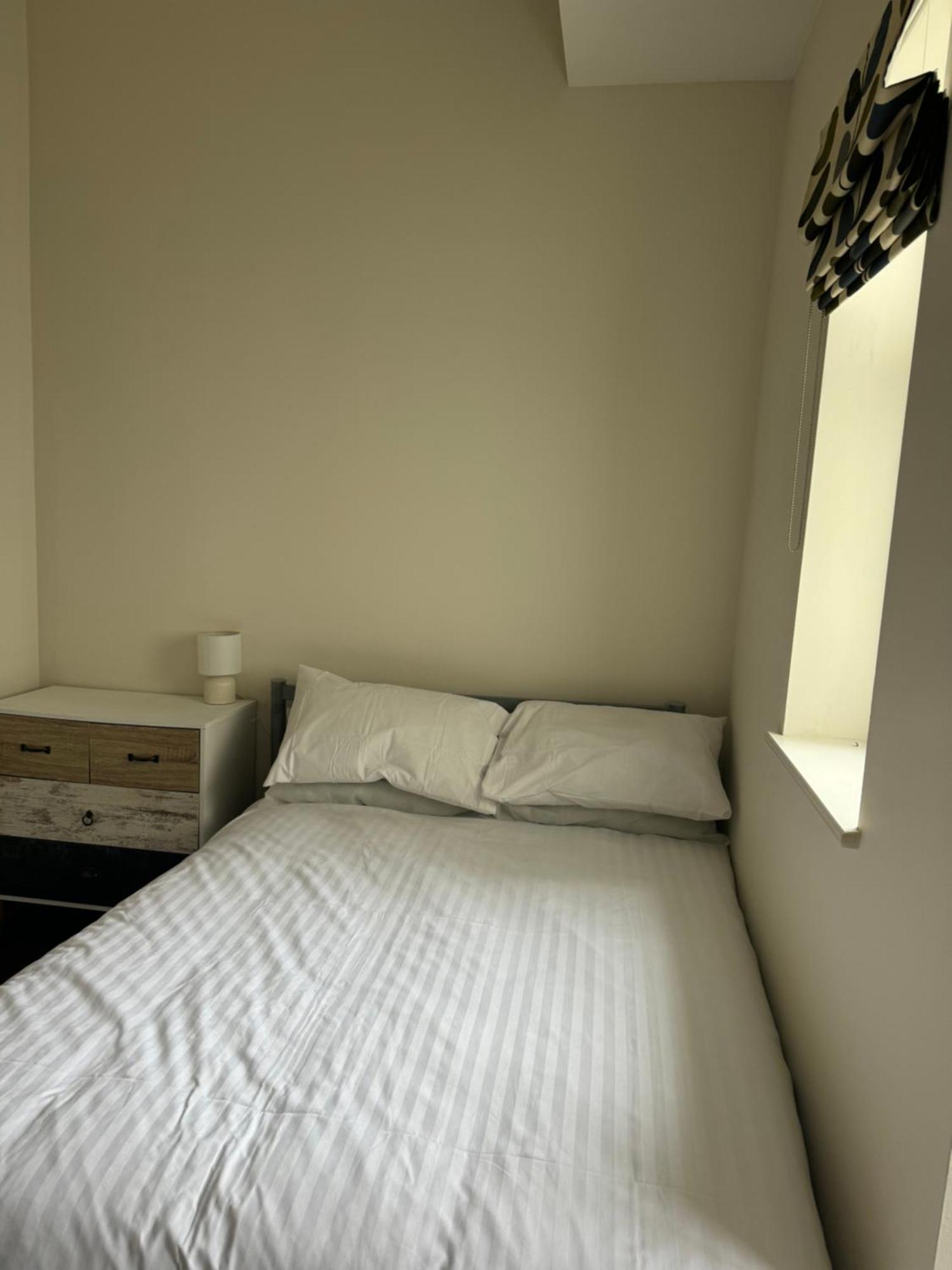 Armyn House Apartments, Your Coastal Escape In 팰머스 외부 사진