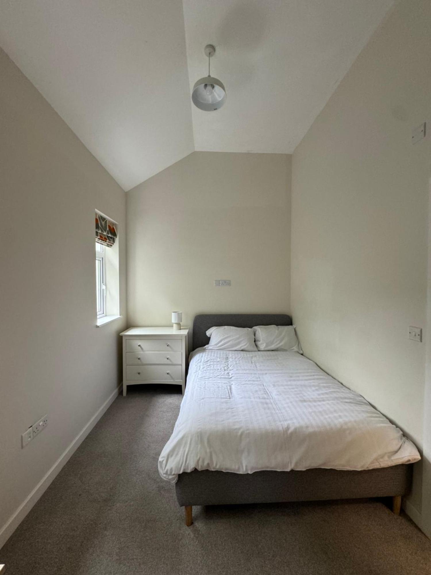 Armyn House Apartments, Your Coastal Escape In 팰머스 외부 사진