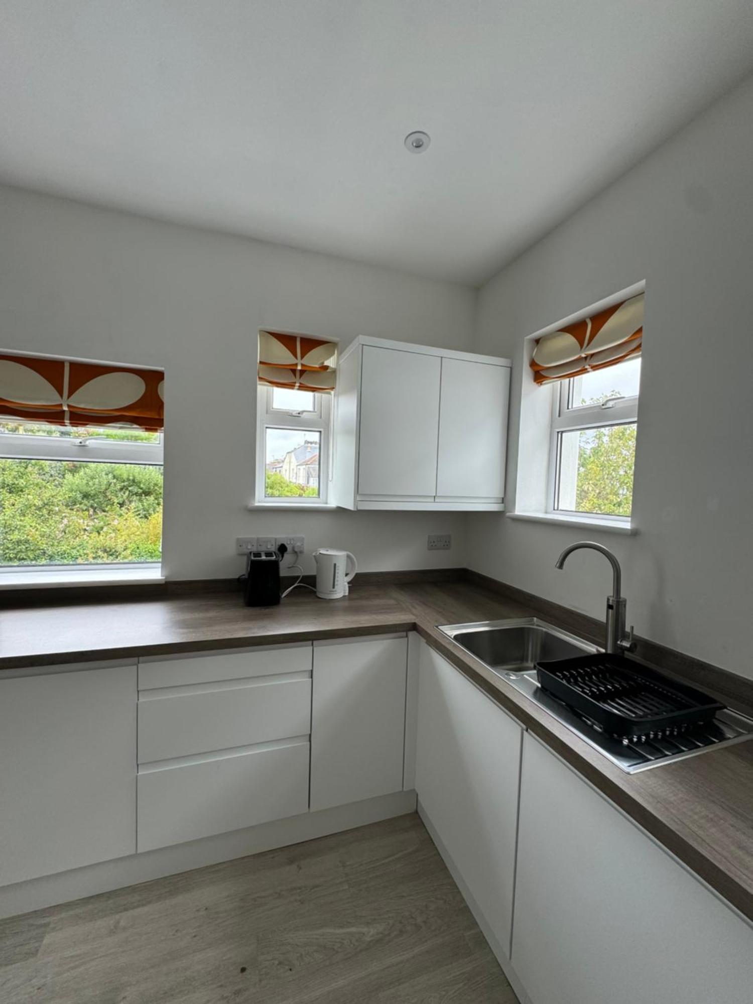 Armyn House Apartments, Your Coastal Escape In 팰머스 외부 사진