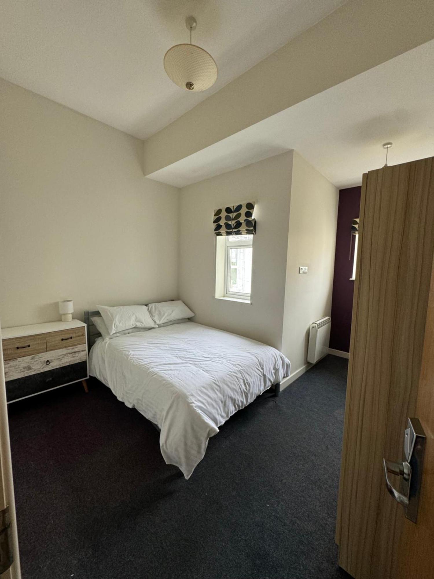 Armyn House Apartments, Your Coastal Escape In 팰머스 외부 사진