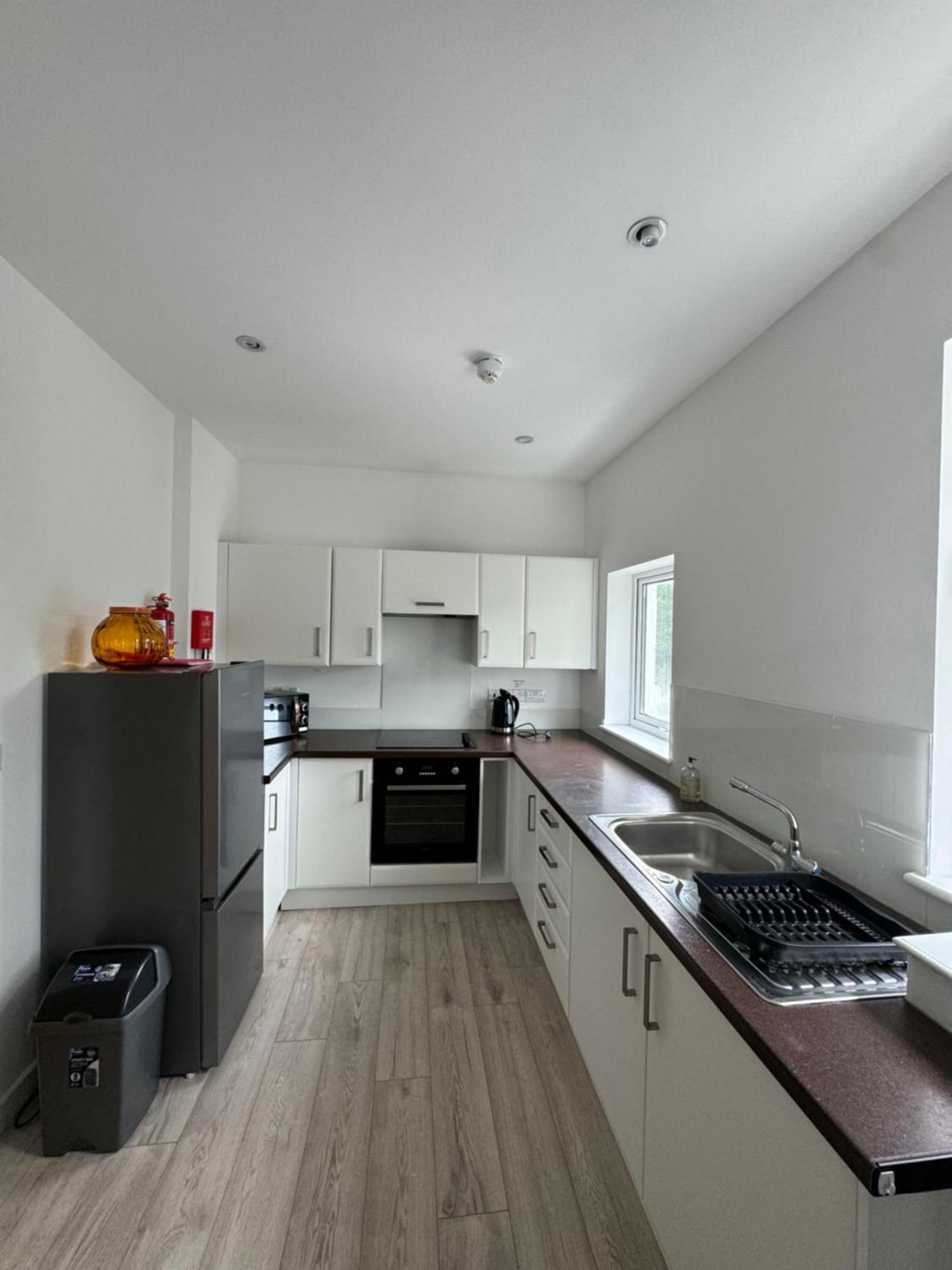Armyn House Apartments, Your Coastal Escape In 팰머스 외부 사진