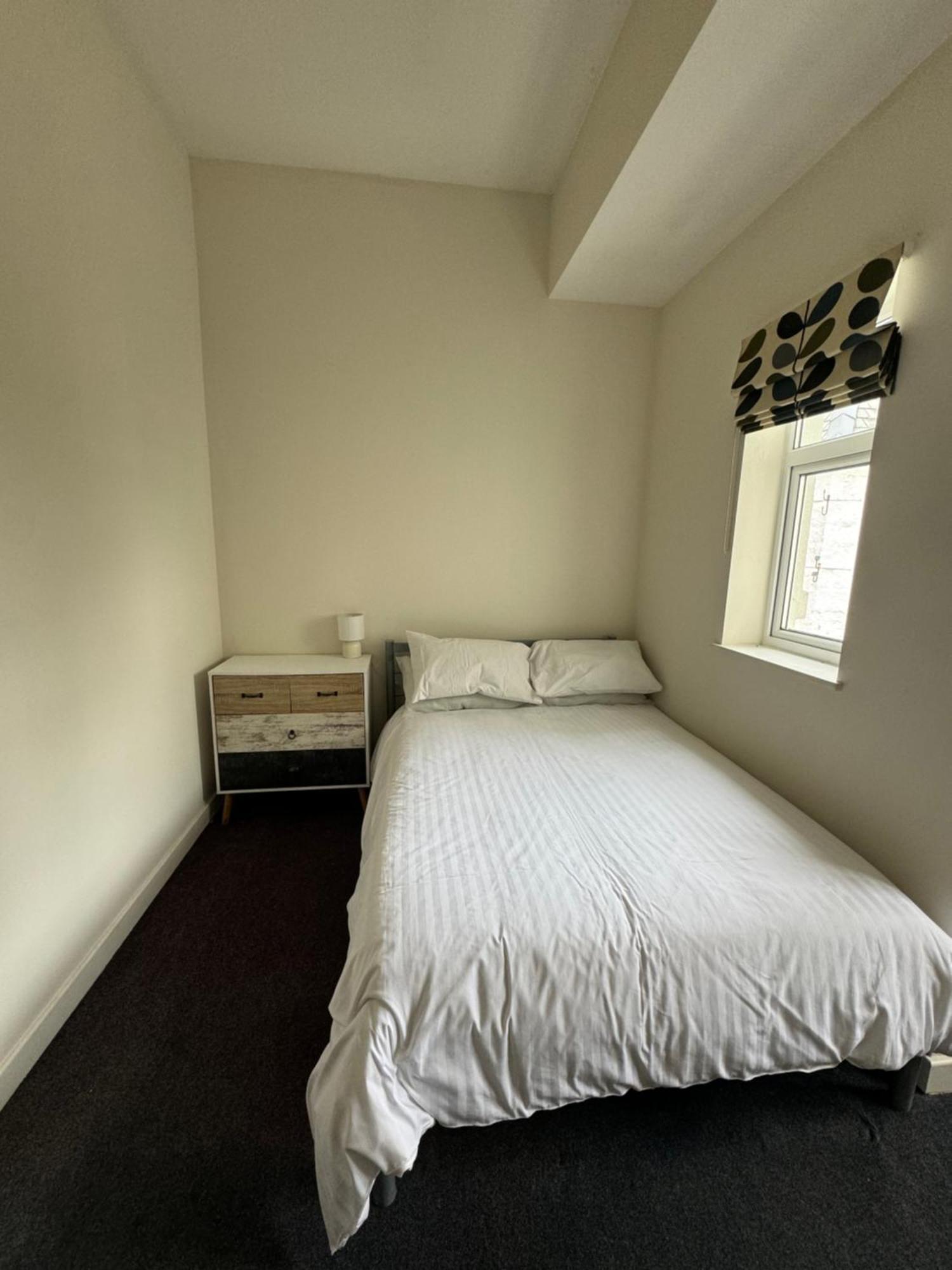 Armyn House Apartments, Your Coastal Escape In 팰머스 외부 사진